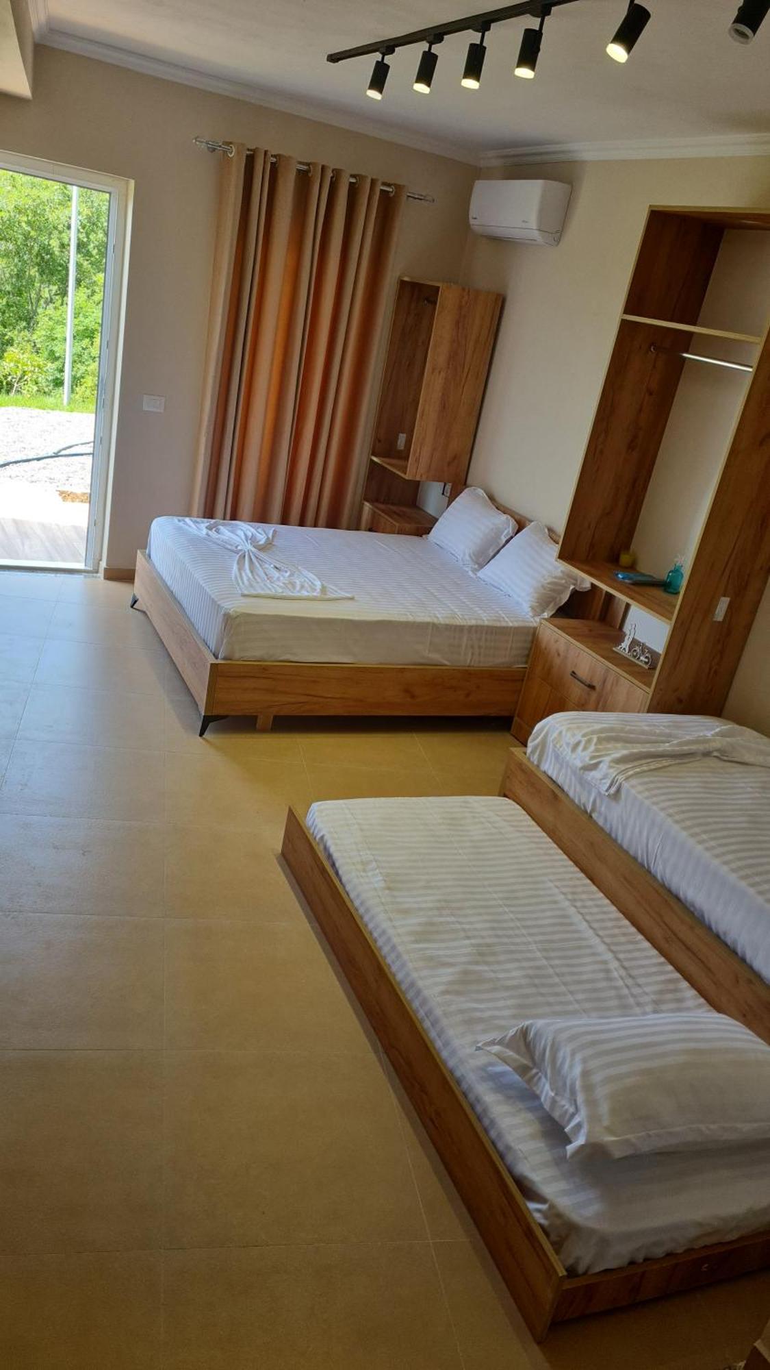 Sol Apartments Gjiri Lalzit Durres Exterior photo
