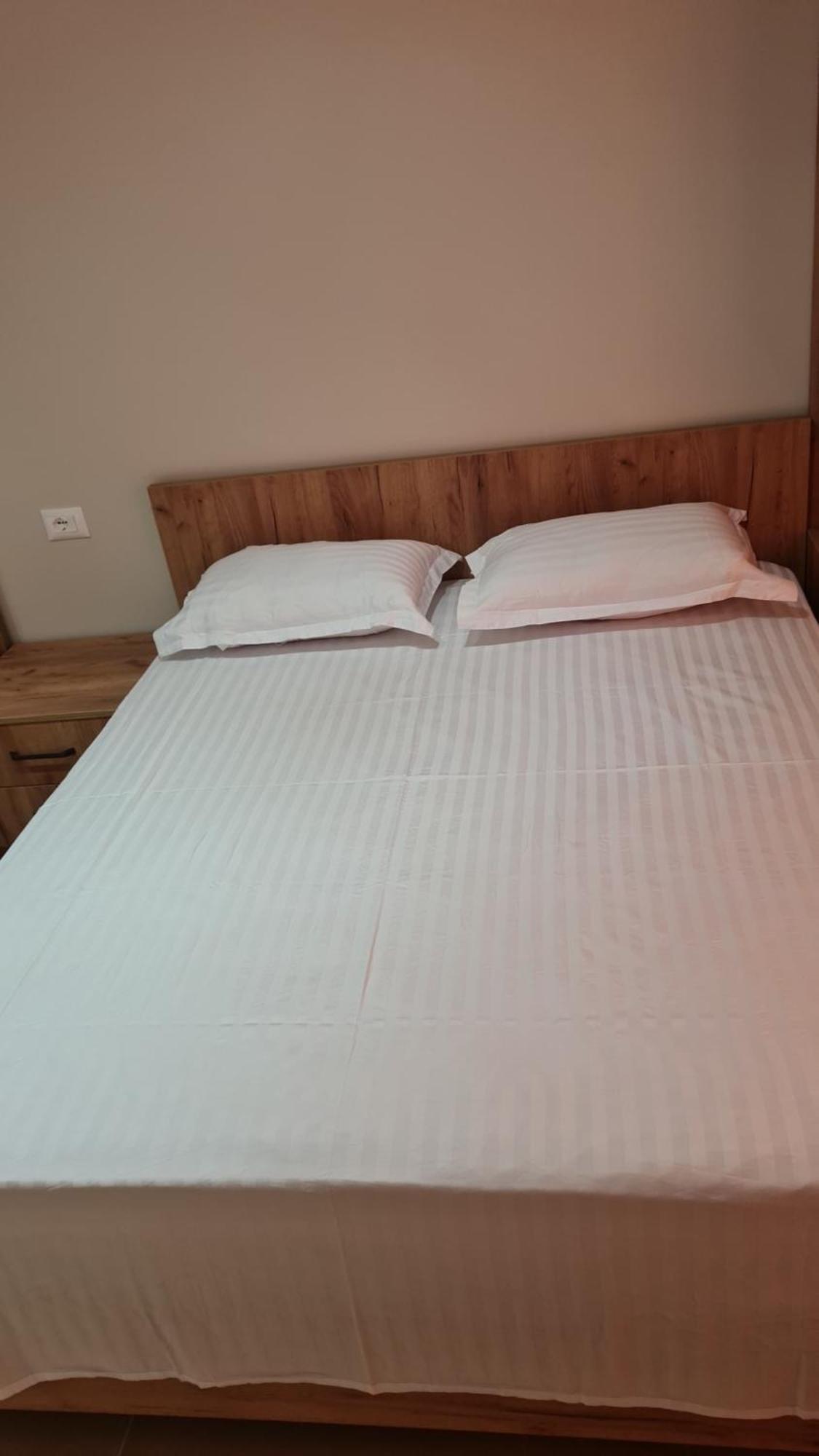 Sol Apartments Gjiri Lalzit Durres Exterior photo